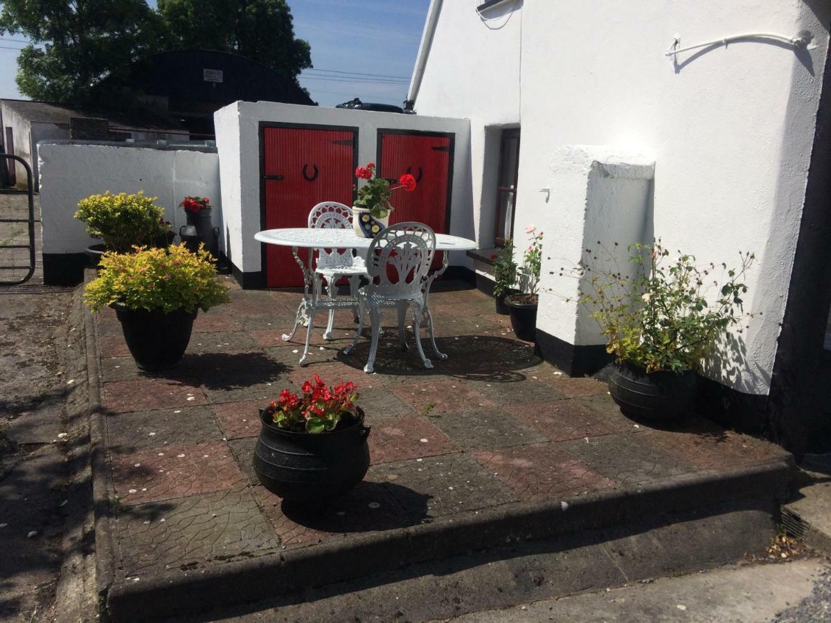 Ballycrossaun Cummins Cottages מראה חיצוני תמונה