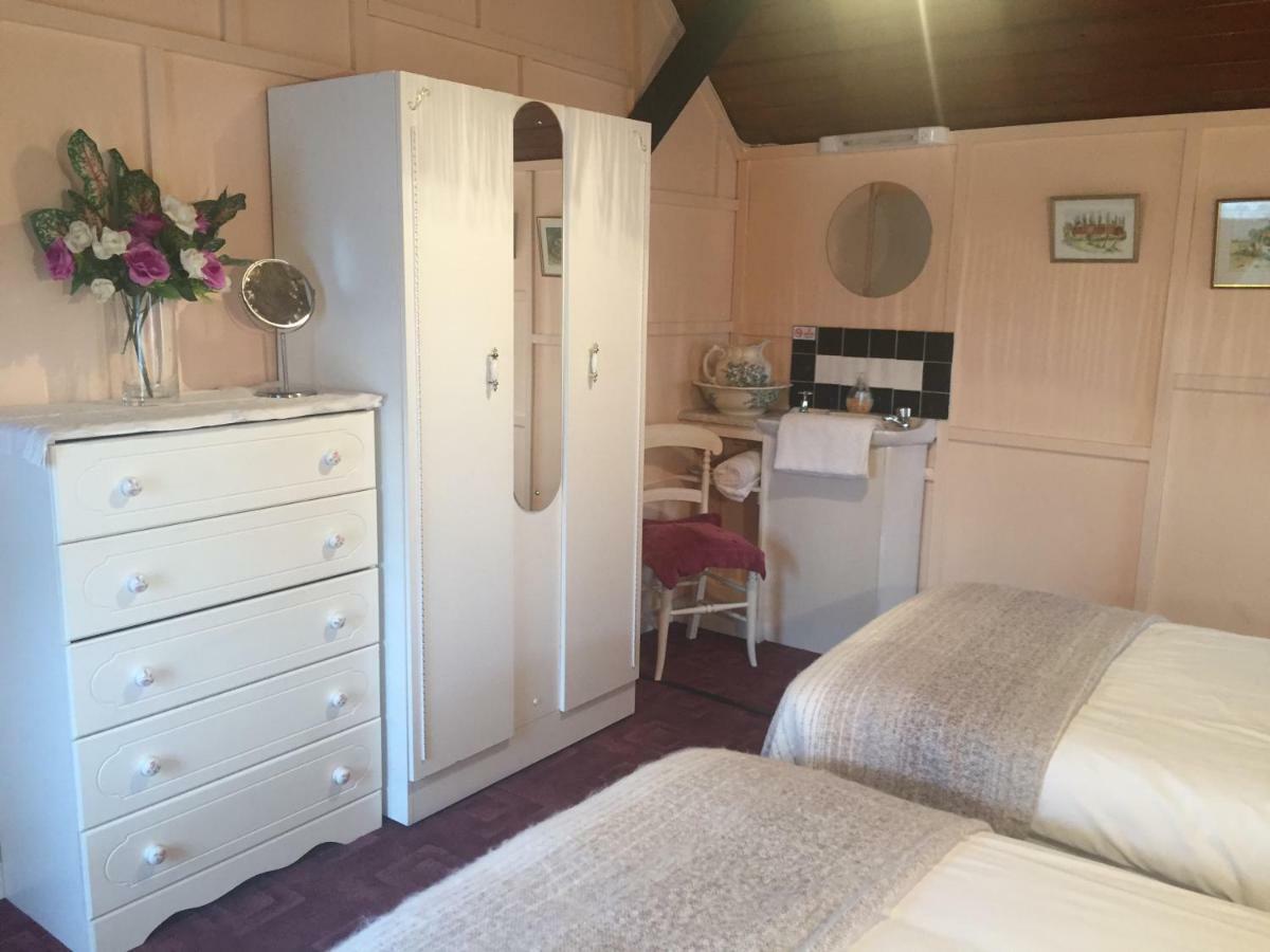 Ballycrossaun Cummins Cottages מראה חיצוני תמונה