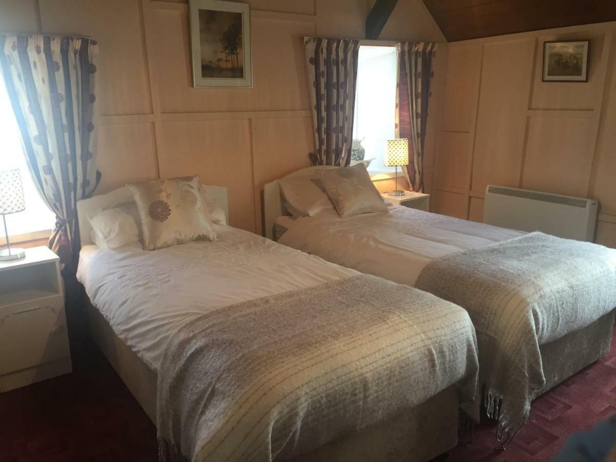 Ballycrossaun Cummins Cottages מראה חיצוני תמונה